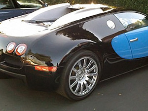 В Киеве засветилась самая быстрая машина в мире - Bugatti Veyron