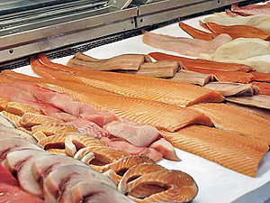 Половину продающихся в Украине рыбы и мяса есть нельзя