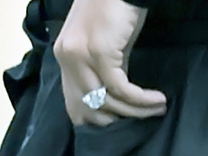 Жених Шараповой подарил ей кольцо за 250 тысяч долларов