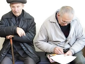 В Запорожье пенсионеры жалуются на бюллетени