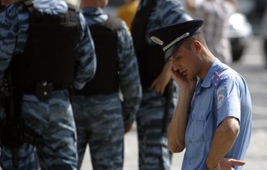В райотдел милиции забрали иностранного эксперта, приглашенного Януковичем
