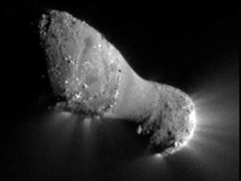 NASA сделала фотографии ядра кометы Хартли 