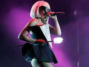Леди Гага сорвала куш на премии европейского MTV