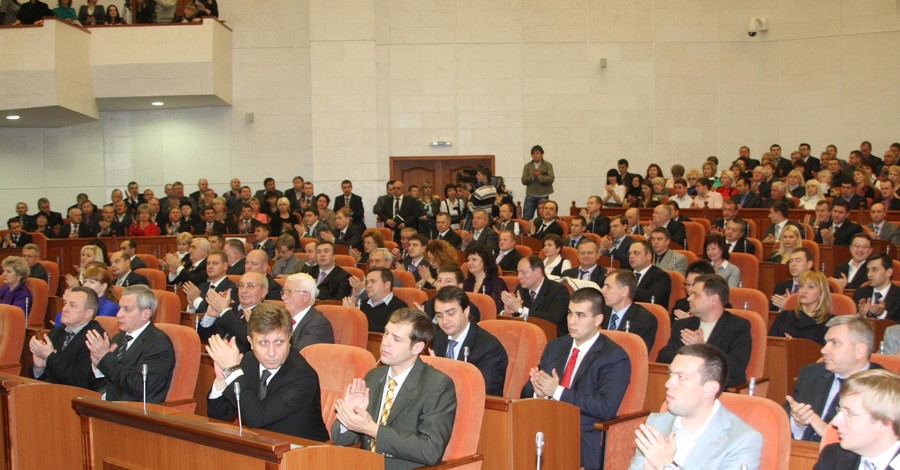 Новые депутаты собрались вместе 
