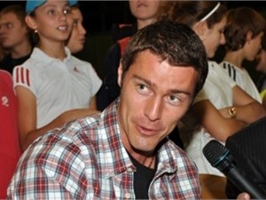 Марат Сафин поиграл с юными крымчанами в теннис