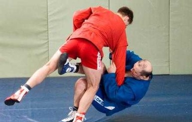 Крымский самбист поделил бронзу с россиянином на чемпионате мира