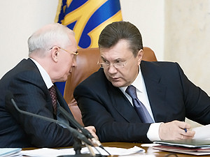 Янукович раскритиковал Азарова