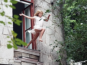 18-летняя девушка сиганула из окна, чтобы доказать мужу, что он не прав
