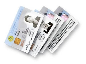 Бумажные паспорта украинцев заменят на пластиковые чипы?