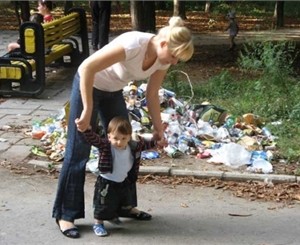 В Симферопольских парках устроили свалку 