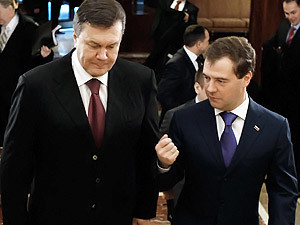 Янукович и Медведев отпраздновали юбилей в «Горках»