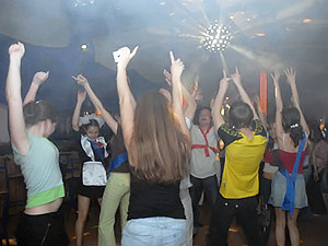 В Черновцах чиновники хотят закрыть все дискотеки и запретить продажу алкоголя