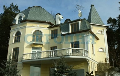 Симоненко обзавелся трехэтажным домиком под Киевом 