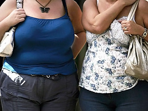 Две американки воровали в магазинах одежду и прятали ее в жировых складках