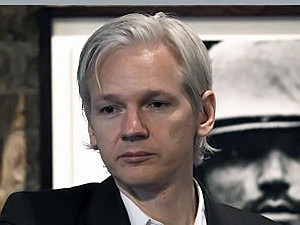 Основатель WikiLeaks сдастся полиции