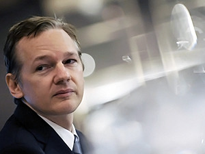 Основателя WikiLeaks обвинили в изнасиловании, не простив измену