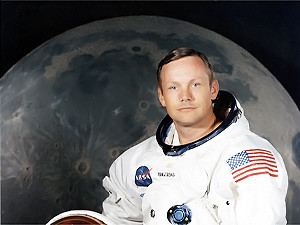 Нил Армстронг объяснил, почему так мало прошел по Луне