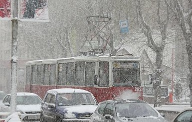 Гололед унес две жизни и отправил в больницу около двух десятков горожан  