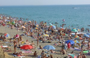 На крымских пляжах снесут две сотни шалманов