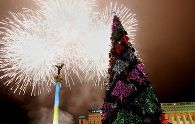  В столице зажгли главную новогоднюю елку