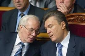 Янукович и Азаров помолились за будущее Украины