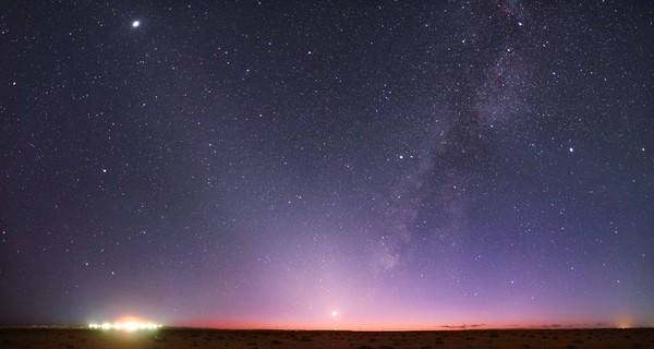 Фотограф запечатлел небо, которого никогда не увидят горожане