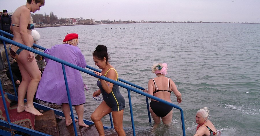 МЧСники призывают крымчан не напиваться и не купаться