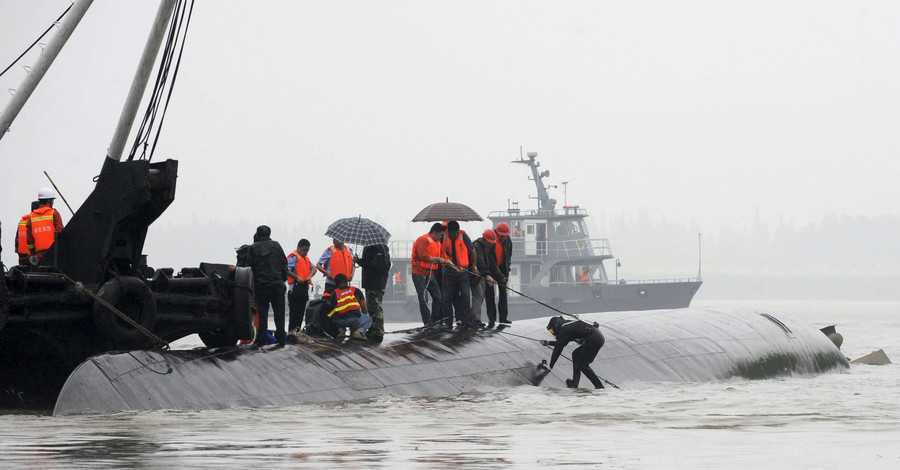 В Китае затонуло судно