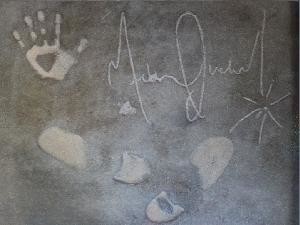 В Лос-Анджелесе пустят с молотка бетонную плиту с автографом Майкла Джексона