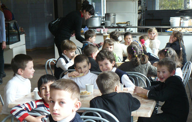 В печально известной евпаторийской школе, где отравились 67 детей, откроют супер-столовую