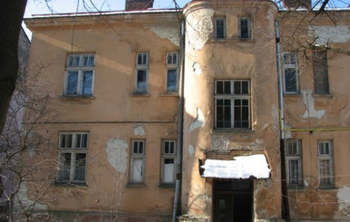 Дом, в котором рухнула стена, не относился в категории «аварийных»