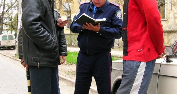 Крымский наркоман сбил милиционеров