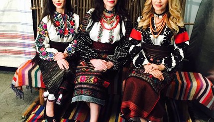 Катя Осадчая, Ольга Сумская и Мария Яремчук примерили уникальные старинные вышиванки