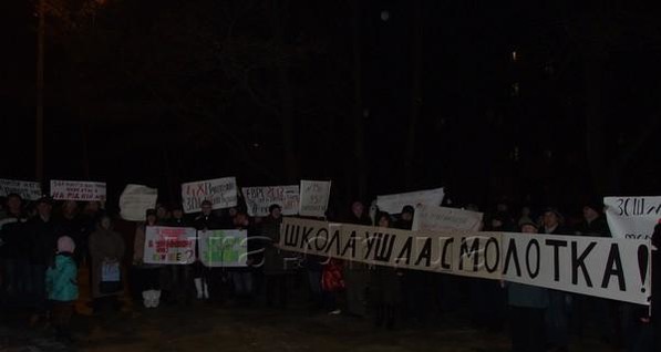 Школу, в которой учился Петр Симоненко, не закроют из-за народного бунта? 