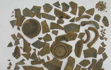 Керчане из 138 осколков собрали старинный сосуд