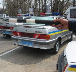 Крымские водители учатся писать SMS-жалобы