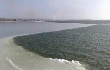 Разъезжая по морю, врезались в пирс