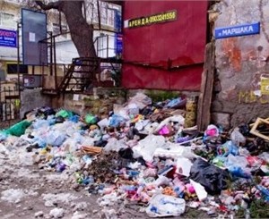 На ялтинском рынке выросла свалка