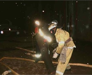 На пожаре в Севастополе рвались газовые баллоны 