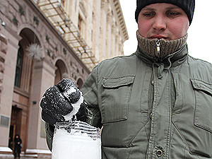Киевский снег опасен для здоровья