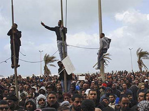 Силовики расстреляли толпу протестующих в Триполи