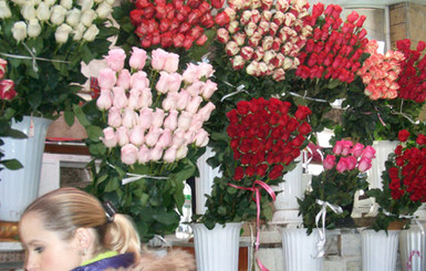 Самые дорогие цветы на львовских рынках - розы и лилии