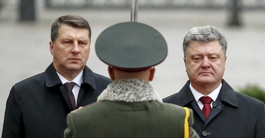 Как президент Латвии встретил Порошенко