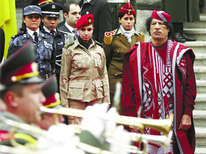 Женская гвардия девственниц будет биться за Каддафи до последнего