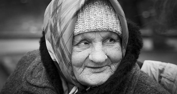 В Мариуполе бездомных к весне оденут и обуют 