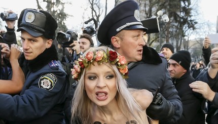 После двух лет молчания в Украину вернулись феминистки