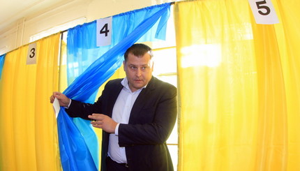 Кандидат в мэры Днепропетровска Филатов проголосовал за семь минут