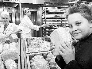 Заместитель главы горадминистрации Руслан КРАМАРЕНКО: «Цены на хлеб город удержит»