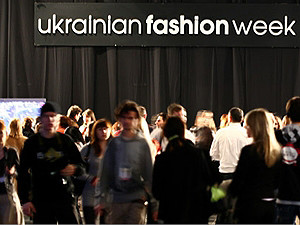 Столичные журналисты высмеяли посетителей Ukrainian Fashion Week