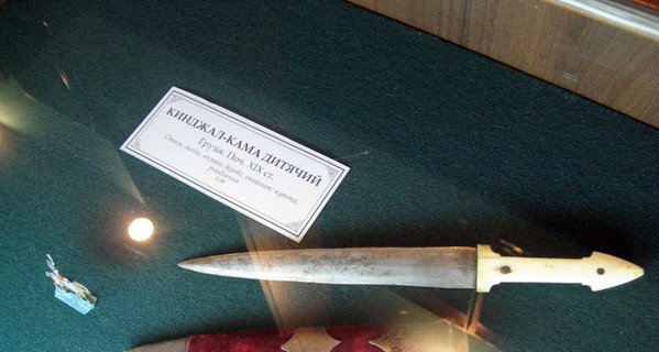 В музее-арсенале показали необычную коллекцию детского боевого оружия